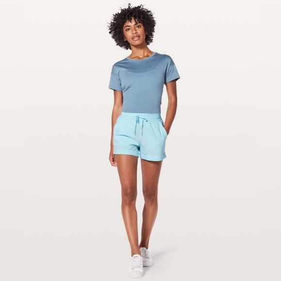 Lululemon Spring Break Away Short *4-way Stretch 3"
Blue Glow Sz 4 - Picture 6 of 12